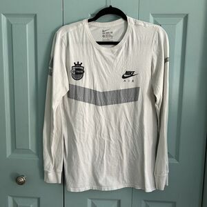 Nike Air Max 95 Men’s White Long Sleeve T-Shirt Small